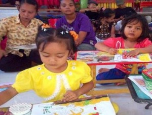 melukis lomba-kediri-bung-karno 4