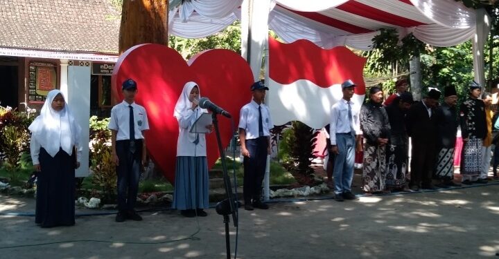 Upacara Kemerdekaan di Rumah Bung Karno Kediri