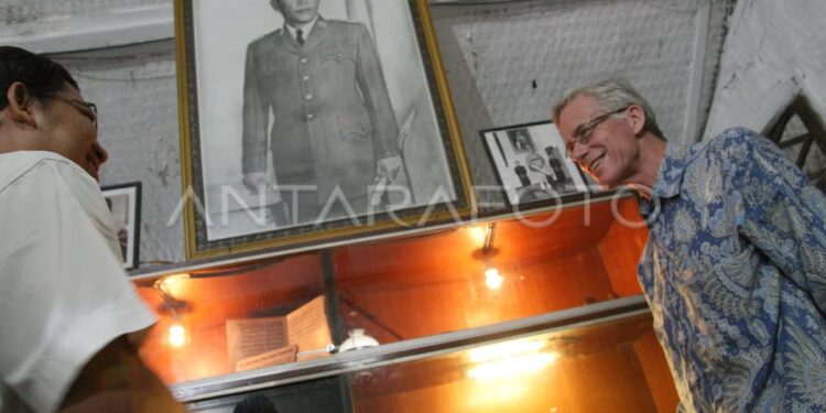 Sejarawan Inggris ini Mengatakan inilah tempat Soekarno Diasah