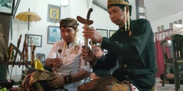 Bulan Suro, Dua  Pusaka Bung Karno Dijamas di Ndalem Pojok