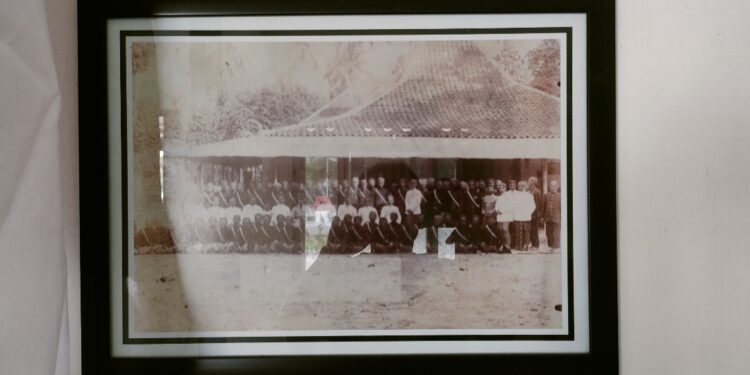 Foto R.M. Sajid Soemodiharjo Penasehat Predisen Soekarno di Keraton Mangkunegara