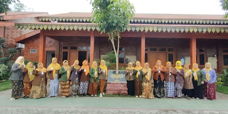 Perdana Hari Kartini di Pesantren Jatidiri Bangsa