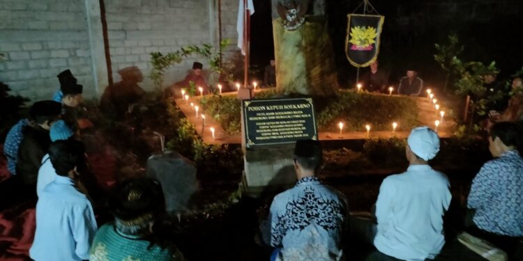 Warga Kediri  Gelar Acara Merenung Bersama  di bawah Pohon Soekarno Awal Menggali Pancasila 1918