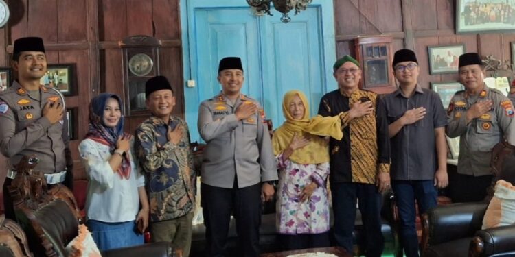 Kapolres Kediri Kunjungi Pesantren Jatidiri, Siap Dukung Ruwatan Negara 18 Agustus