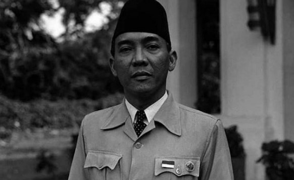 Mengungkap Rahasia di Balik Peci Miring: Titik Balik Kebangkitan