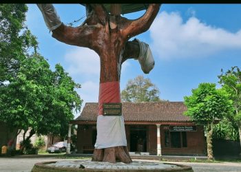 ​SABDA CINTA DARI KEDIRI: JEJAK MONUMEN POHON KANTIL SAKSI TAKDIR LAHIRNYA SANG PROKLAMATOR